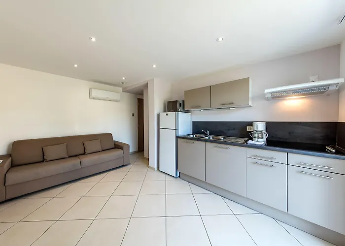 Club Marina Viva Resort 3*