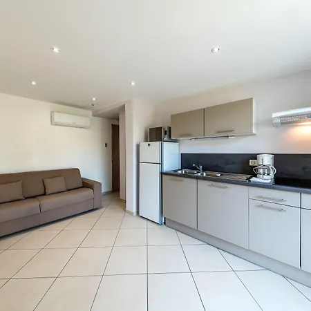 Club Marina Viva Resort 3*