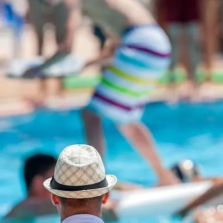 Club Marina Viva Resort 3*