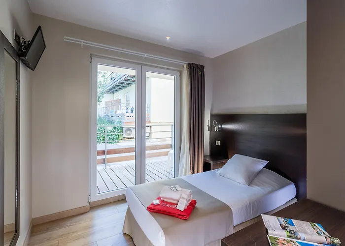 Club Marina Viva Resort 3*