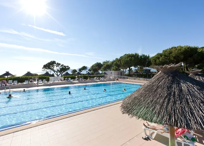 Club Marina Viva Resort 3*